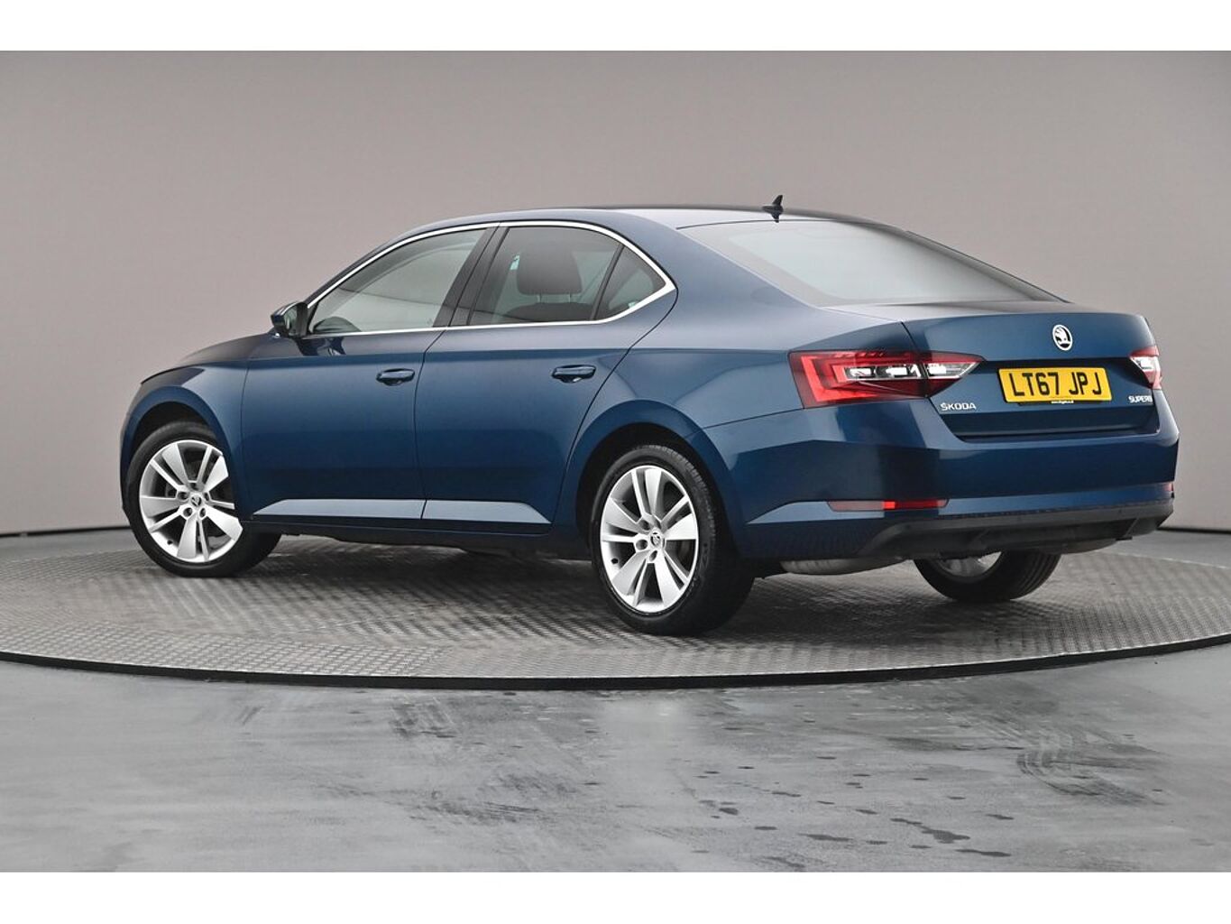 SKODA Superb Hatch SE L Executive 2.0 TSI 220 PS DSG
