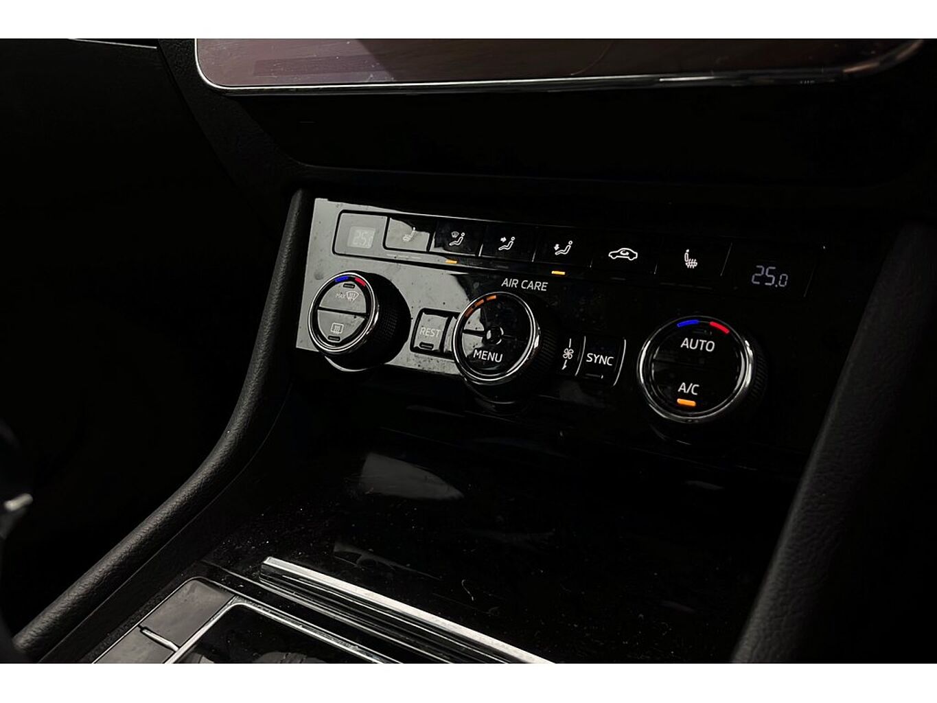 SKODA Superb Hatch SE L Executive 2.0 TSI 220 PS DSG