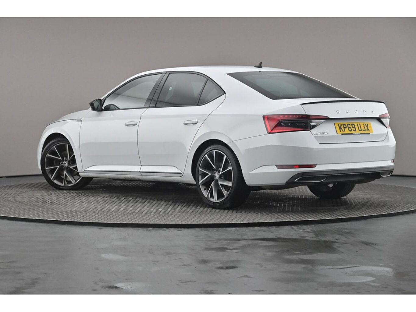 SKODA Superb Hatch Sportline Plus 2.0 TSI 190 PS DSG