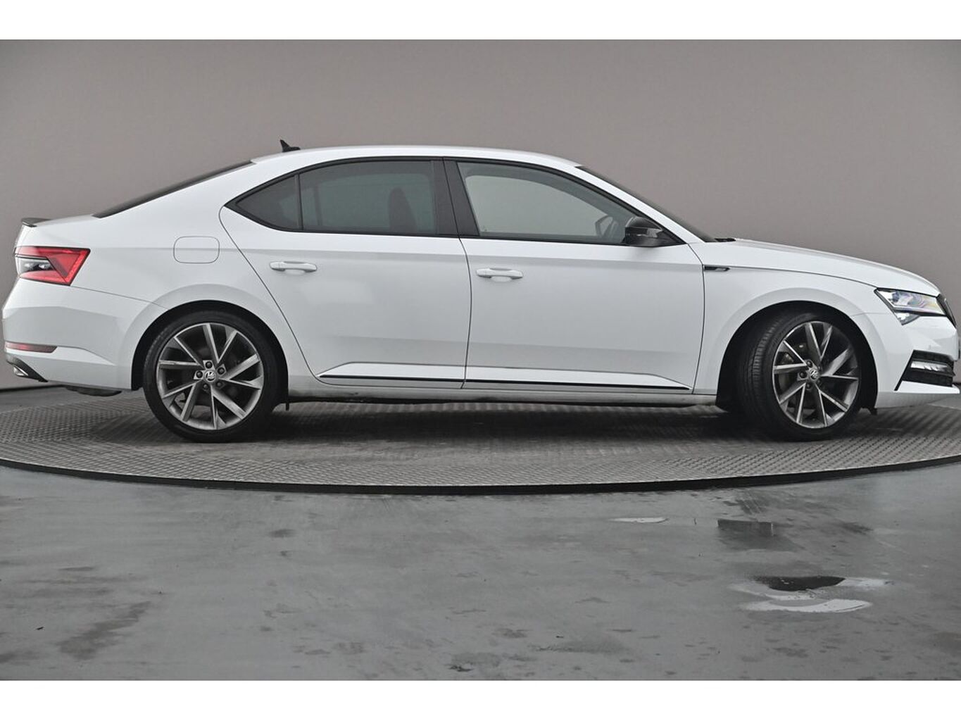 SKODA Superb Hatch Sportline Plus 2.0 TSI 190 PS DSG