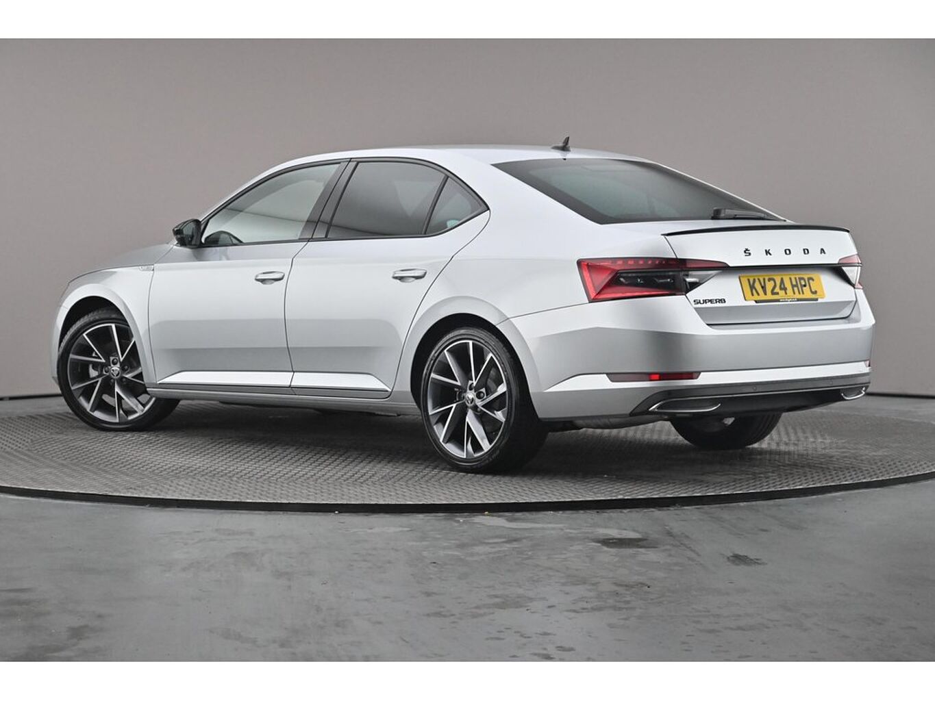 SKODA Superb Hatch SportLine Plus 1.5 TSI 150 PS DSG