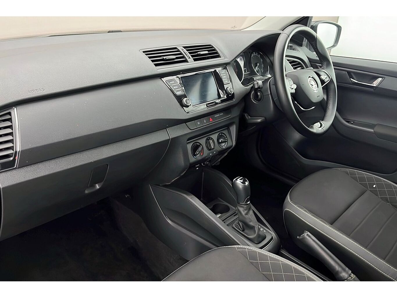 SKODA Fabia Hatch Colour Edition 1.0 TSI 95 PS DSG