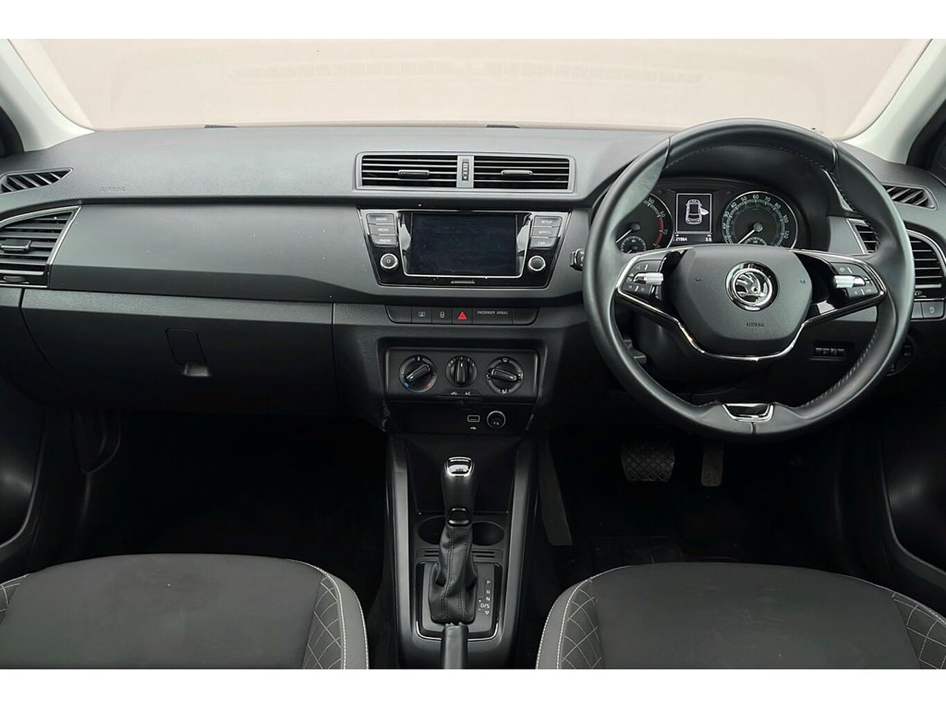 SKODA Fabia Hatch Colour Edition 1.0 TSI 95 PS DSG