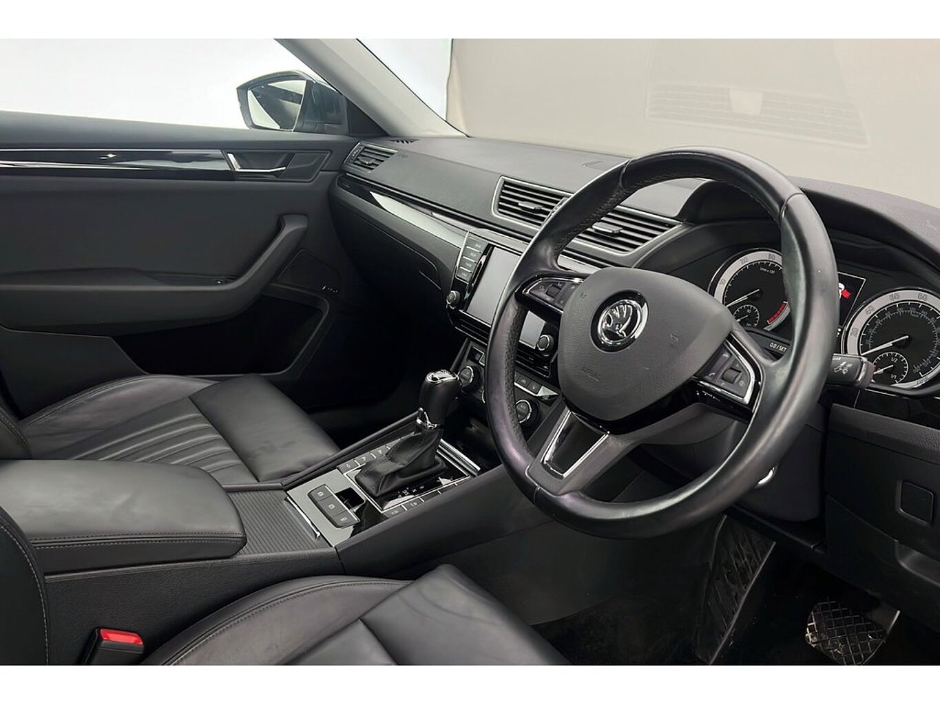SKODA Superb Hatch L&K 2.0 TDI 150 PS DSG