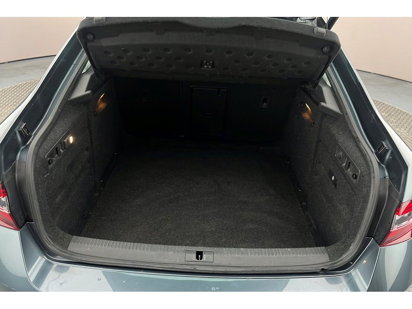 SKODA Superb Hatch L&K 2.0 TDI 150 PS DSG